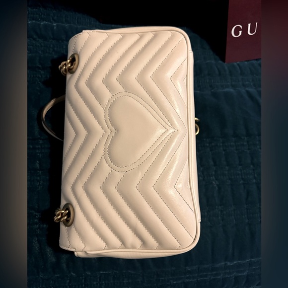 Beautiful Gucci, off-white bag. Worn a handful of times. - Picture 2 of 4